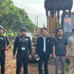 កម្លាំងសមត្ថកិច្ចជាមួយនឹងមន្ទីររ៉ែថាមពល ខេត្តព្រះវិហារ រួមជាមួយព្រះអាជ្ញារង លោក ស្រេង វុទ្ធា ខេត្តព្រះវិហារ បានចុះទៅបង្ក្រាបគ្រឿងចក្រ អេស្កាវ៉ាទ័រ មួយគ្រឿងដែលកំពុងឈួសឆាយរុករករ៉ែ